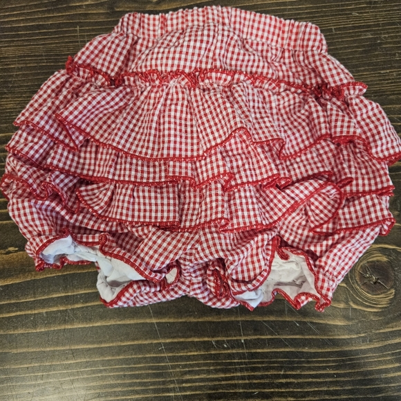 Be Mine Top and Ruffle bottoms - Picture 2 of 4